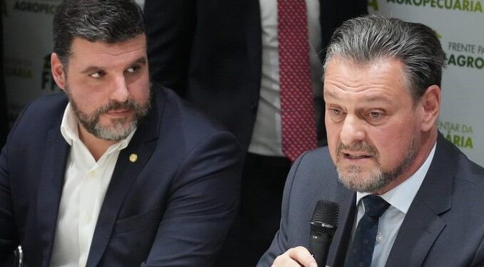 Carlos-Fávado-com-Lupion-FPA-foto-divulgação